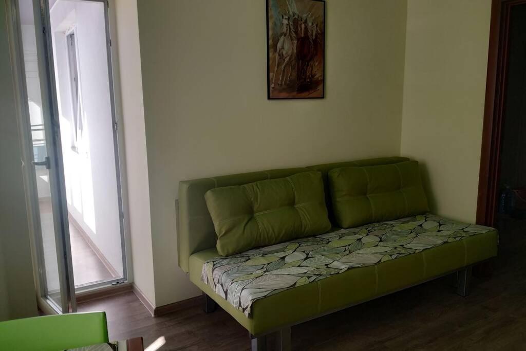 Family And Friends Apartment Ternopil Eksteriør billede
